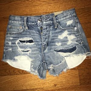 AMERICAN EAGLE VINTAGE HIGH RISE DENIM SHORTS!!!